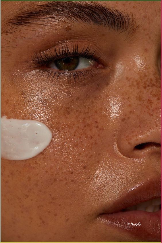 FACE MOISTURIZERS