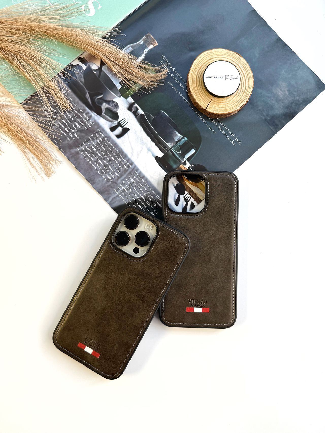 GREEN RETRO LEATHER PHONE CASE image