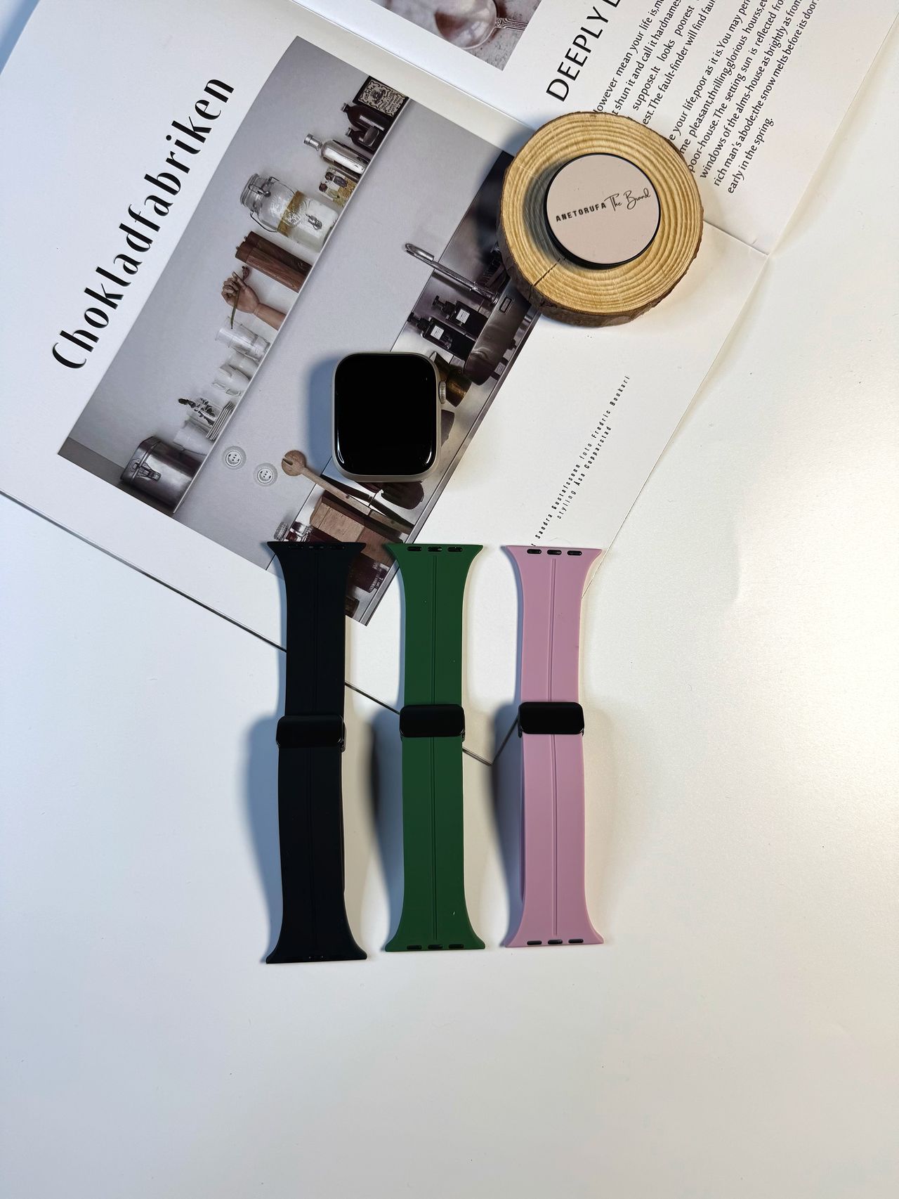 MAGNETIC SILICONE APPLE WATCH STRAP image