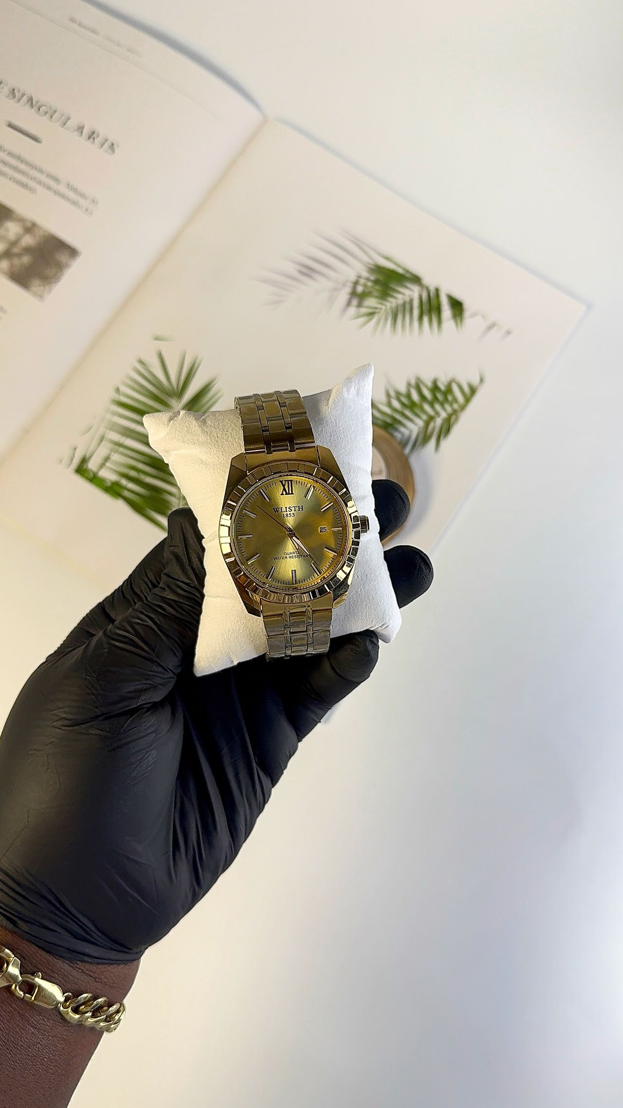 WLISTH WRISTWATCH image