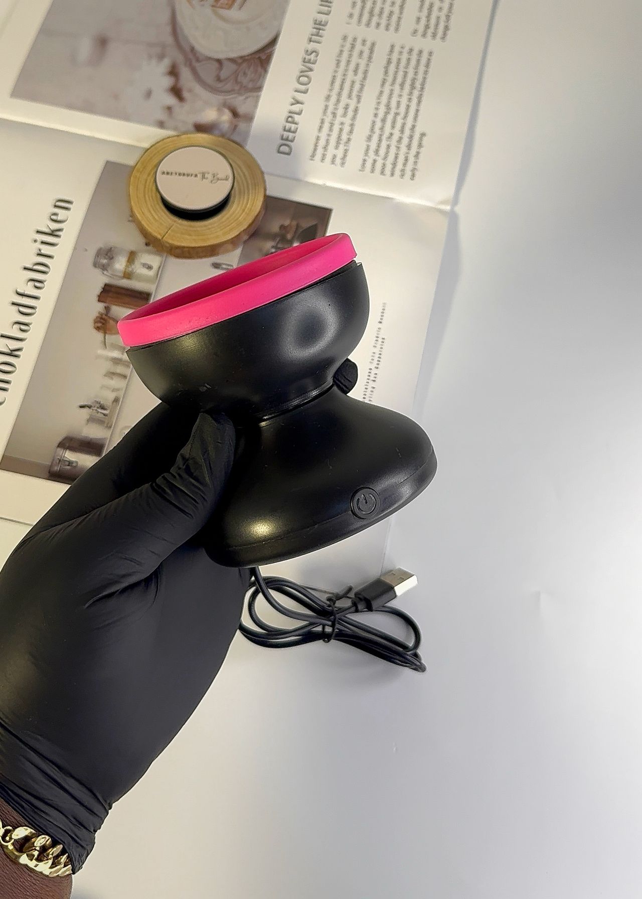 ELECTRIC MAKEUP BRUSH CLEANER image