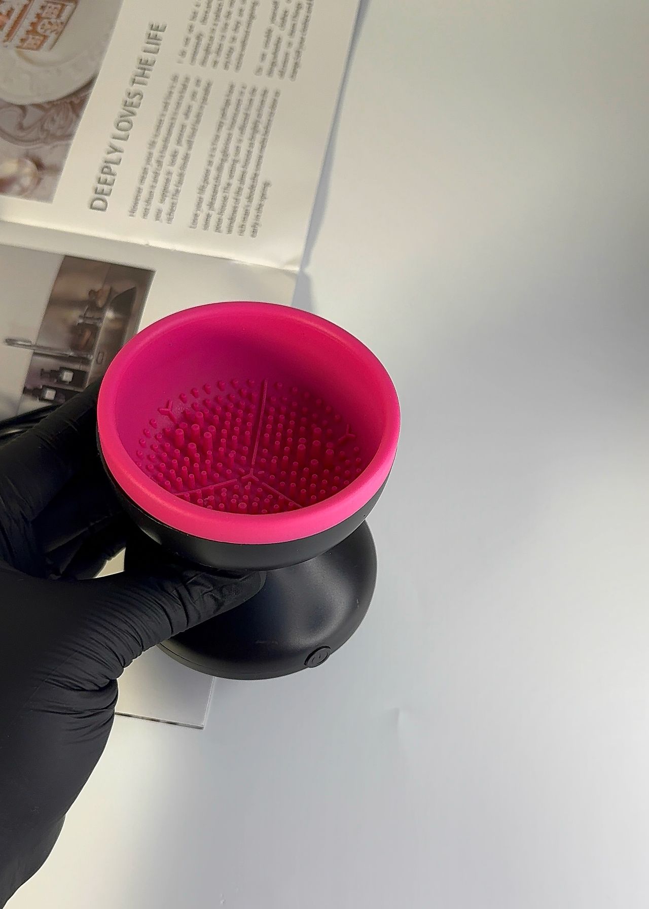 ELECTRIC MAKEUP BRUSH CLEANER image