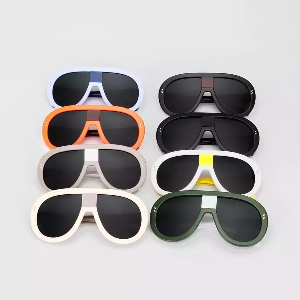 Bold Women Aviator Shaped Sunglasses second image