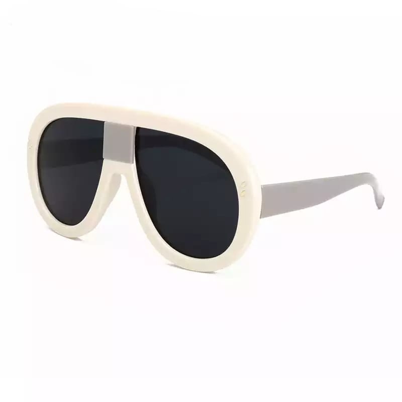 Bold Women Aviator Shaped Sunglasses image