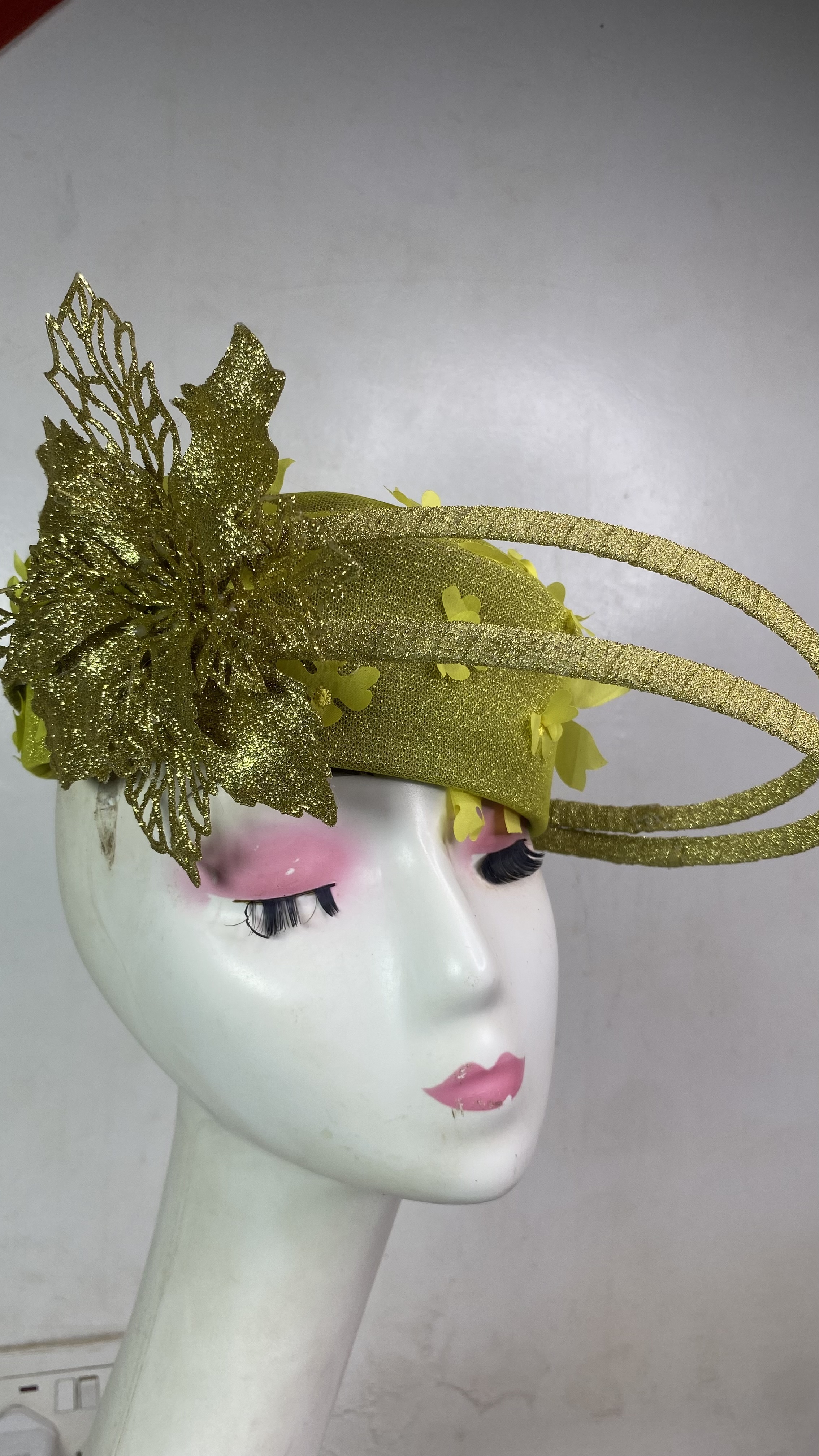 Radiant Halo Fascinator image