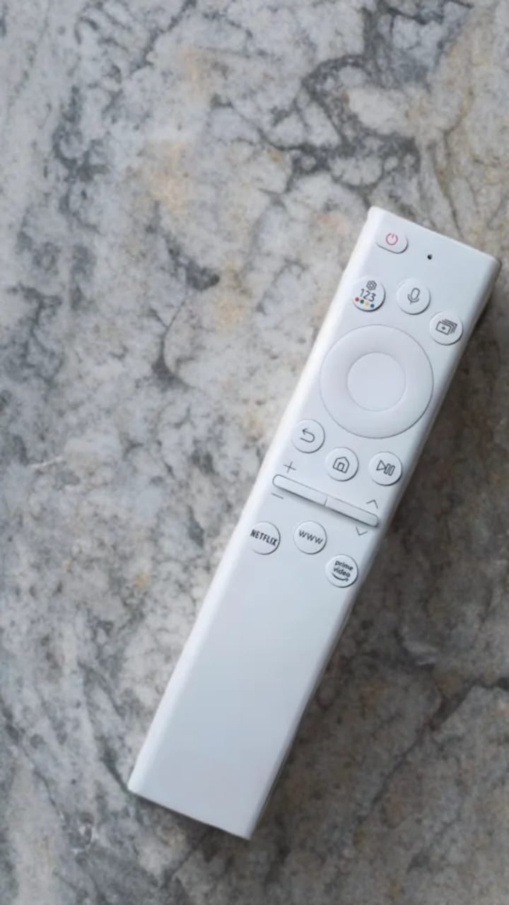 SAMSUNG SMART SPEC TV MAGIC REMOTE CONTROL image