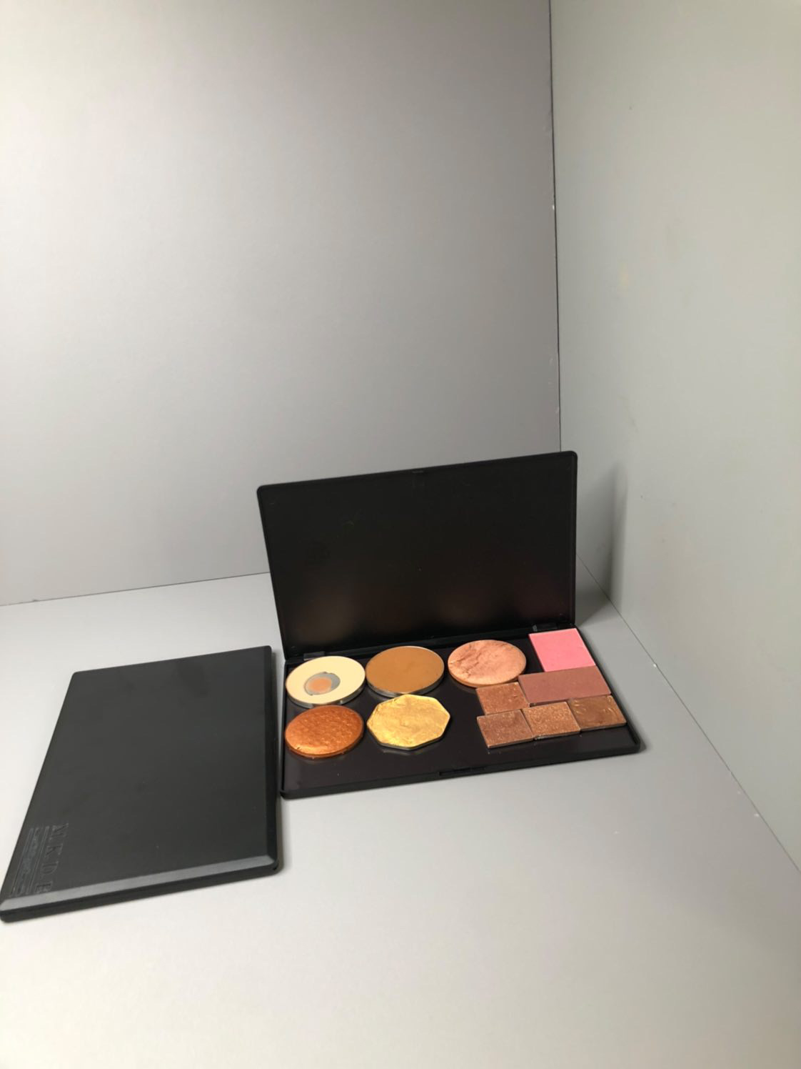 Magnetic Palatte -Big image