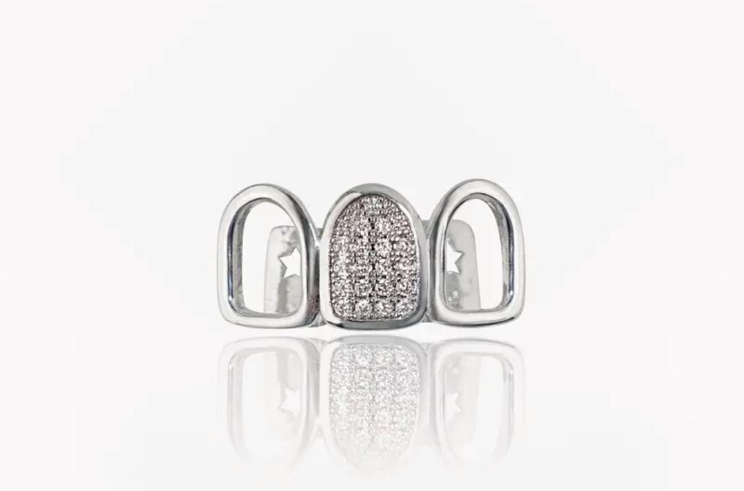 3 Tooth Grillz image