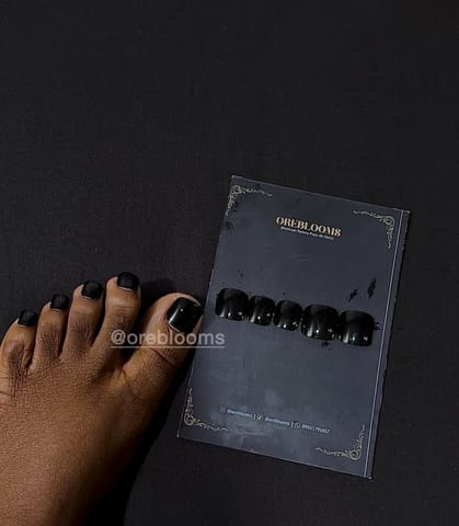 TN13 Toe Nails Black