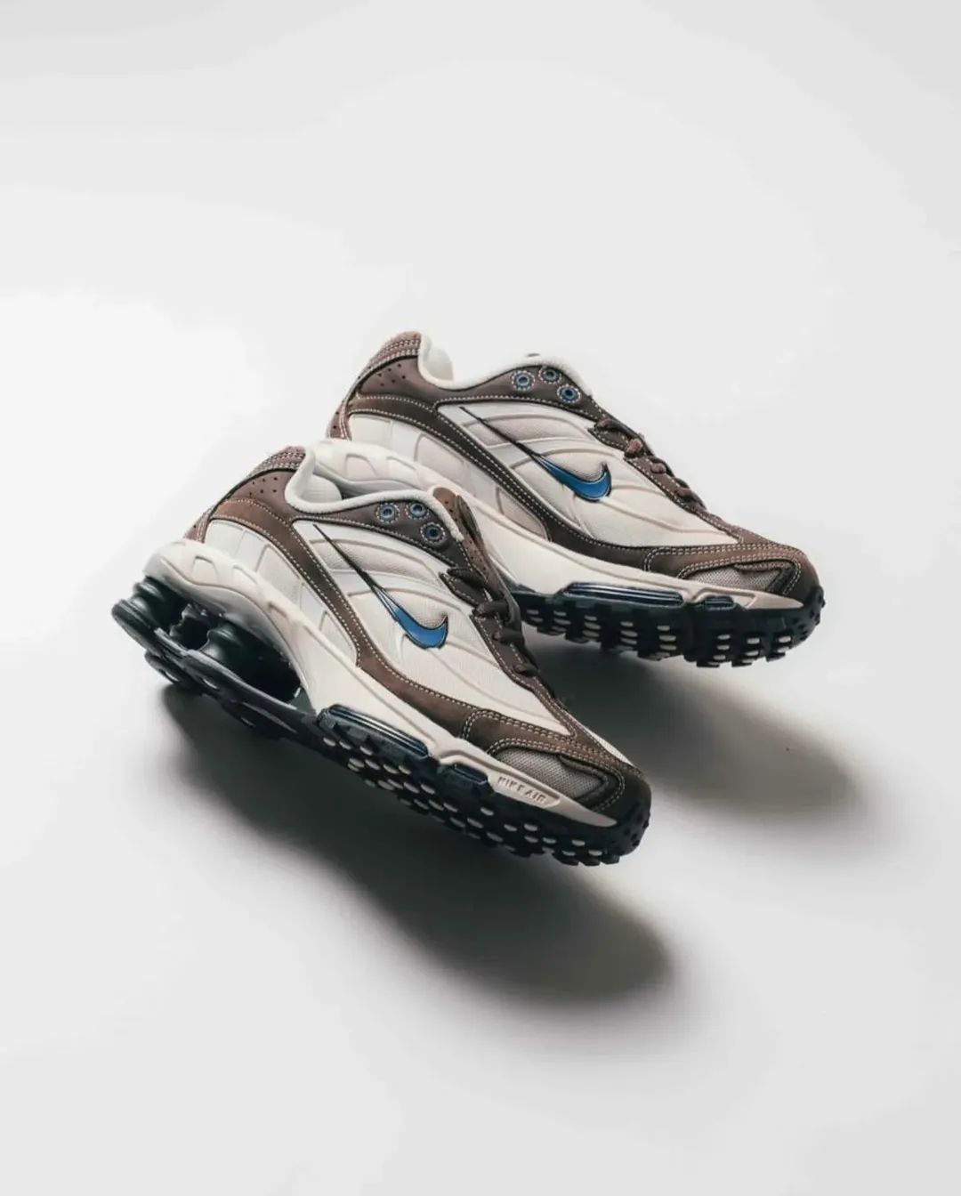 Nike Shox R4 "Mocha" image