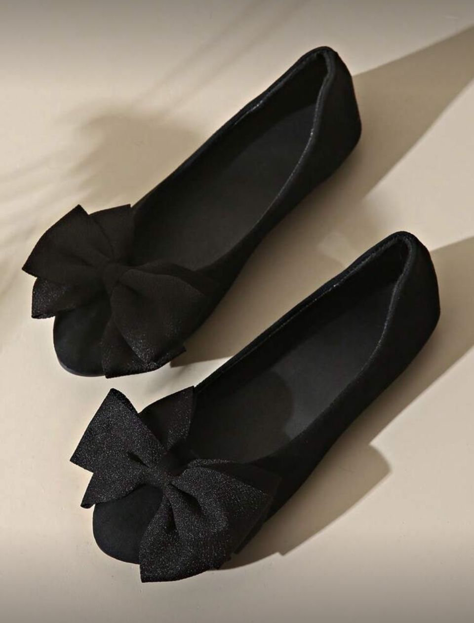 WOMEN VELVET SHOES image