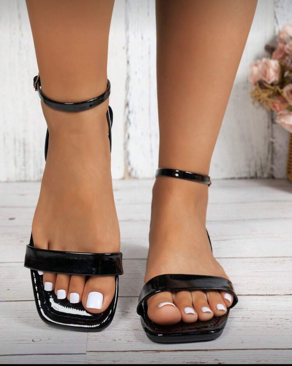 Shiny leather Casual Shoes With Buckle, second image