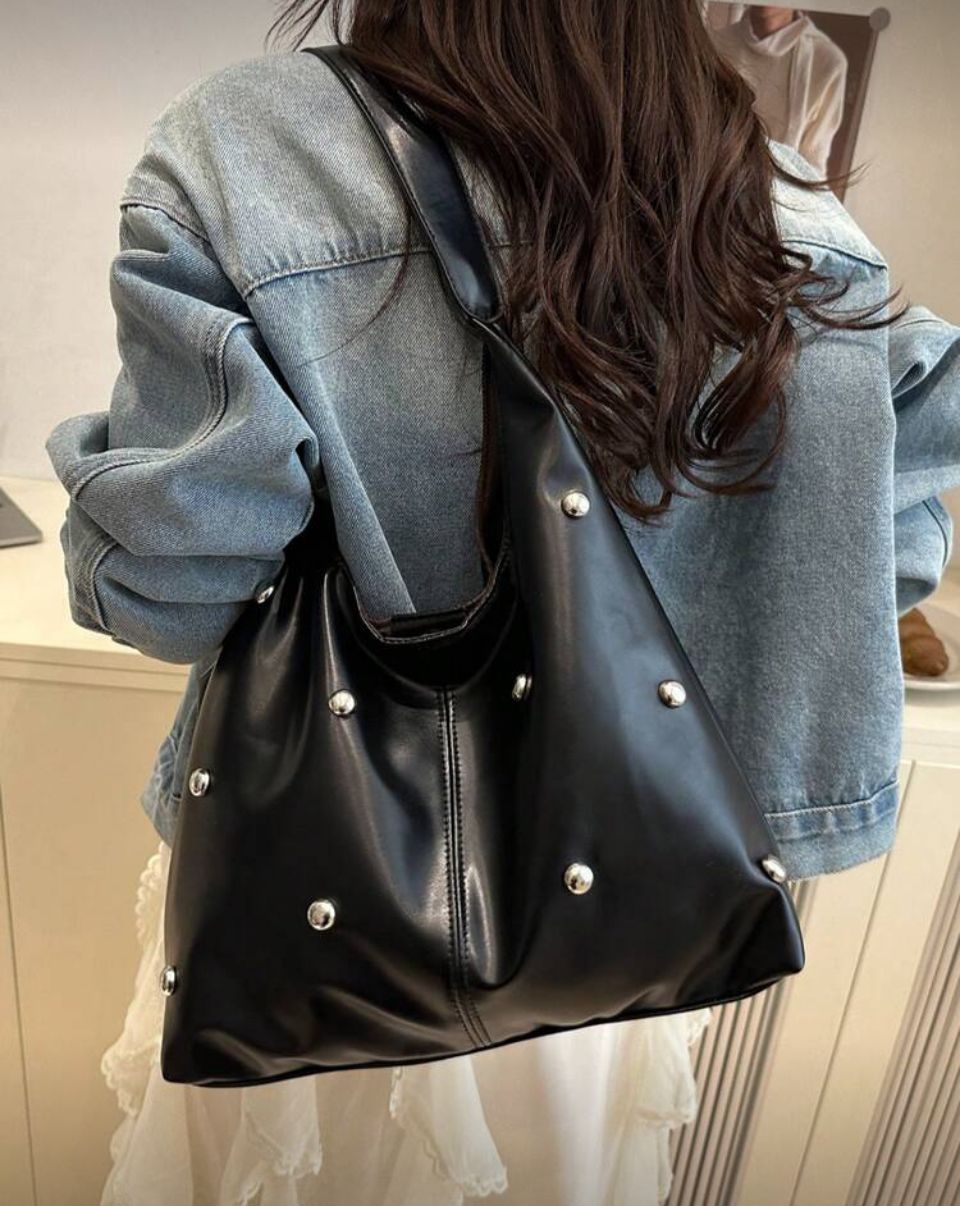 STORDED TOTE BAG second image