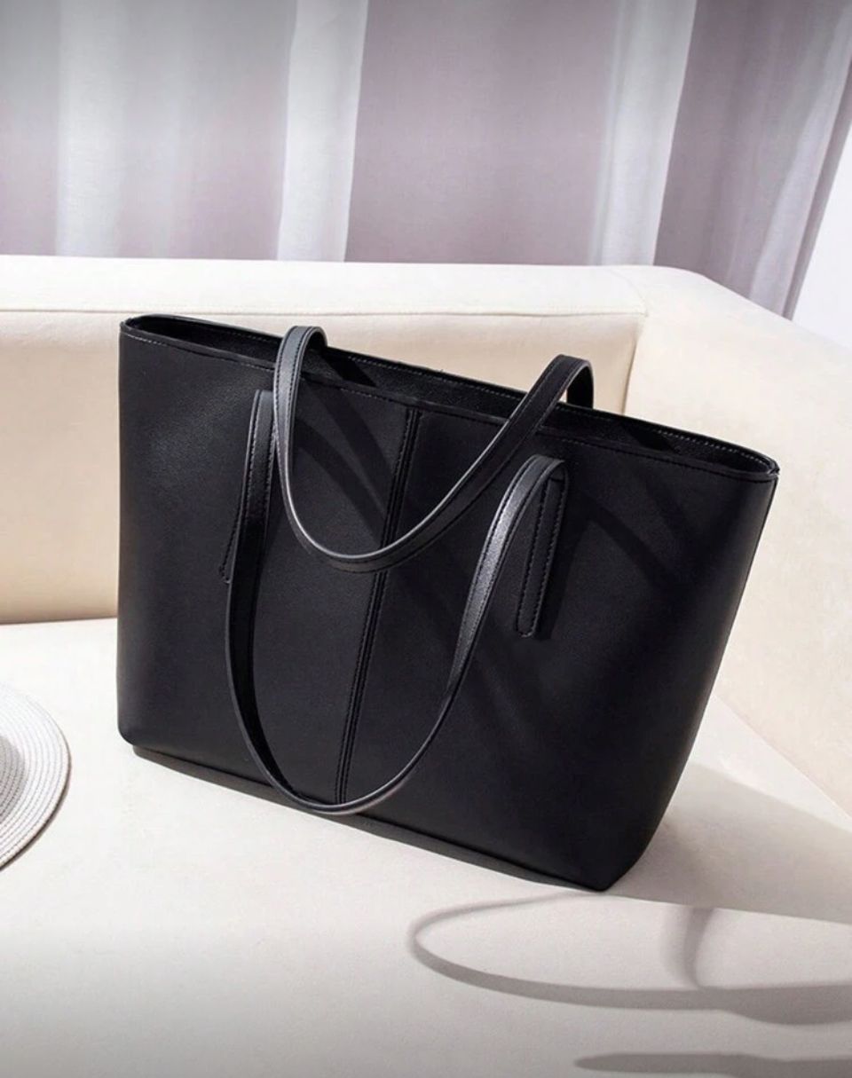 ADANNA BLACK SHOULDER BAG Image