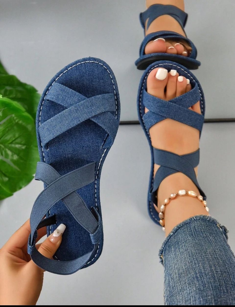 Lazudaafrique Women's Simple Ankle Strap Fashion Flat Sandals Image