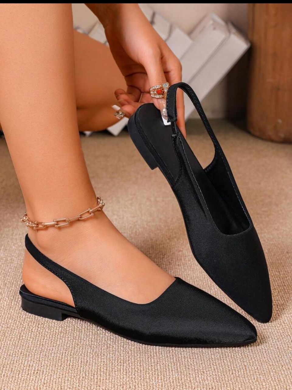 Vintage Style Women's Closed-Toe Sandals, French-Romantic Pointed Flat Shoes, Spring/Summer, Comfortable second image