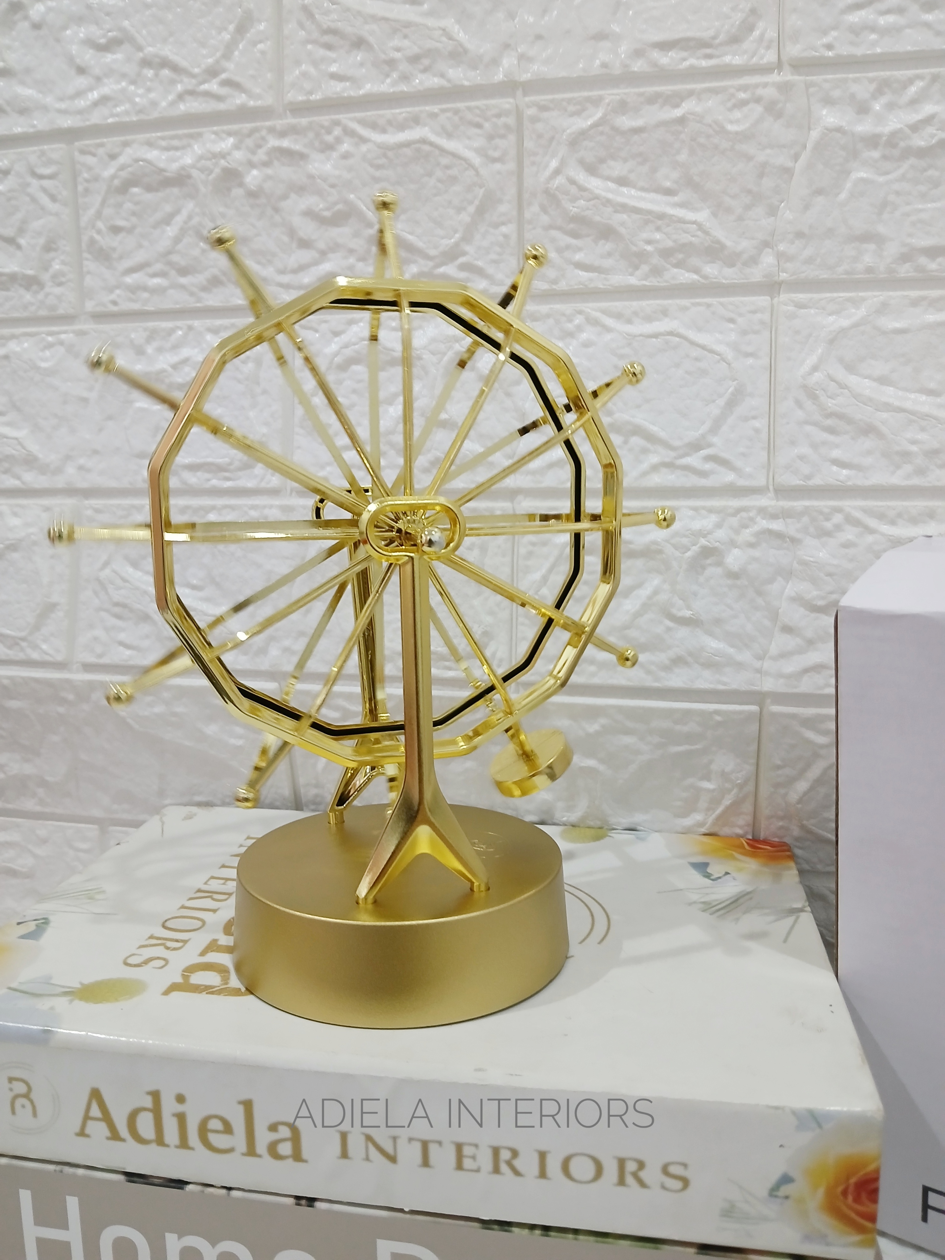Plastic Ferris Wheel Image