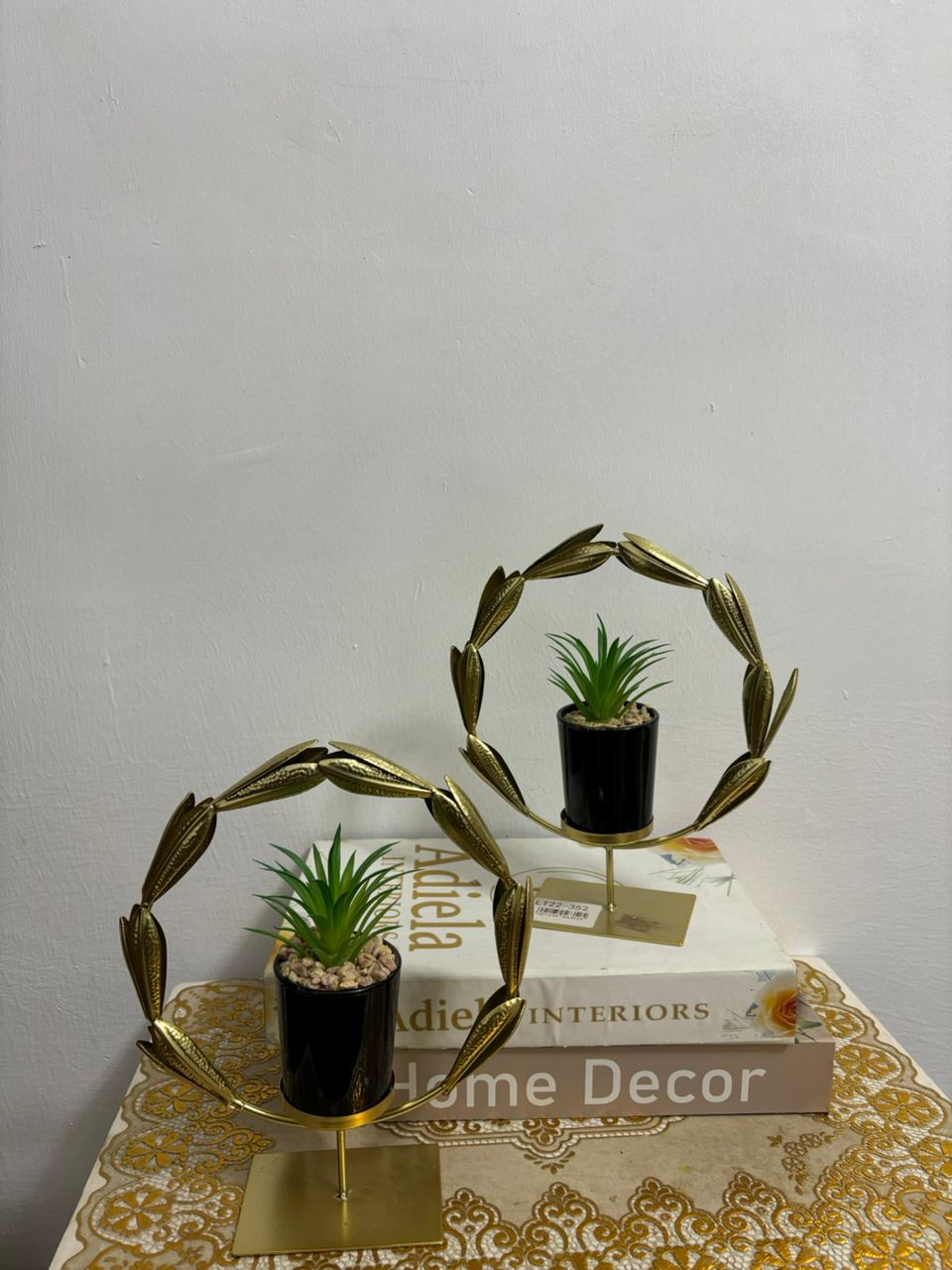 Nordic Table Flower Decor Image