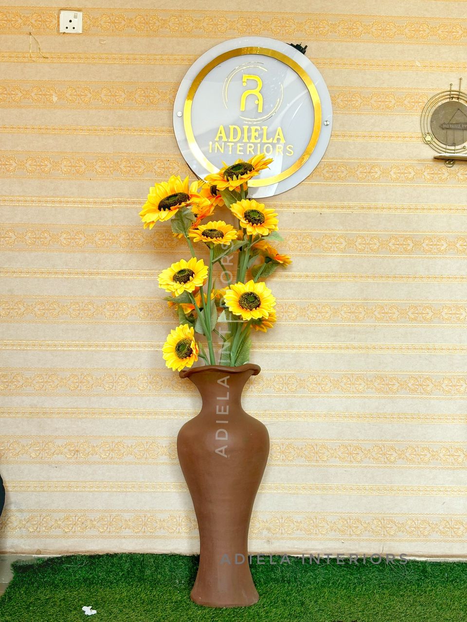 Sunflower In Ceramic Vase Image