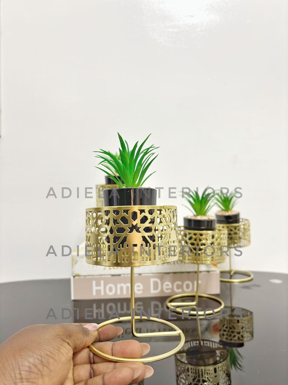 Fine Wine Flower Decor Image