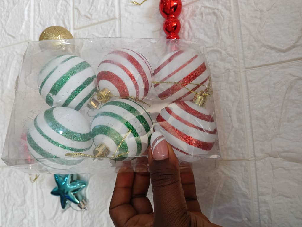 6pcs Christmas Tree Baubles Image