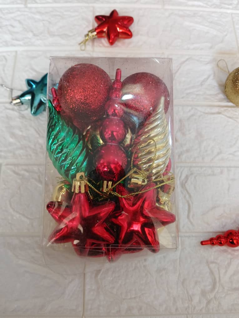 Mixed Tree Ornaments Image