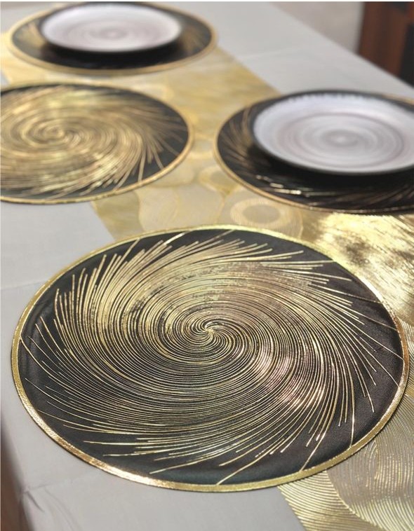 4 In 1 Luxury Table Mat Image