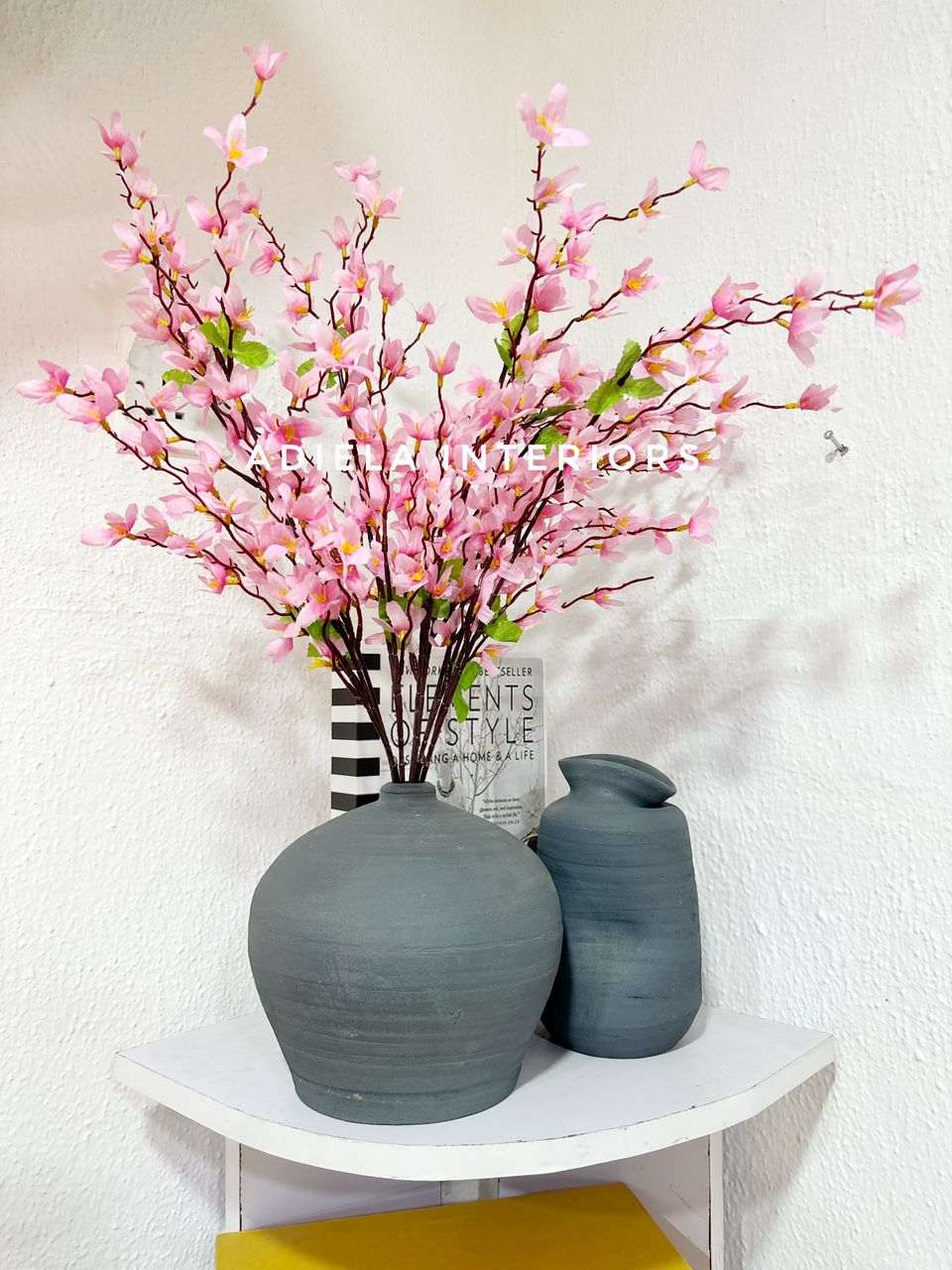 2pcs Ceramic Vase With Blossom Flower Image