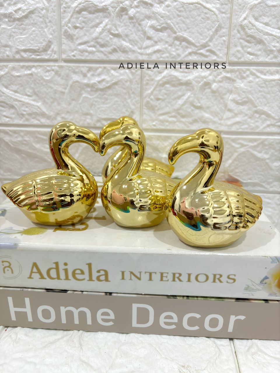 Miniature Swan Decor Image