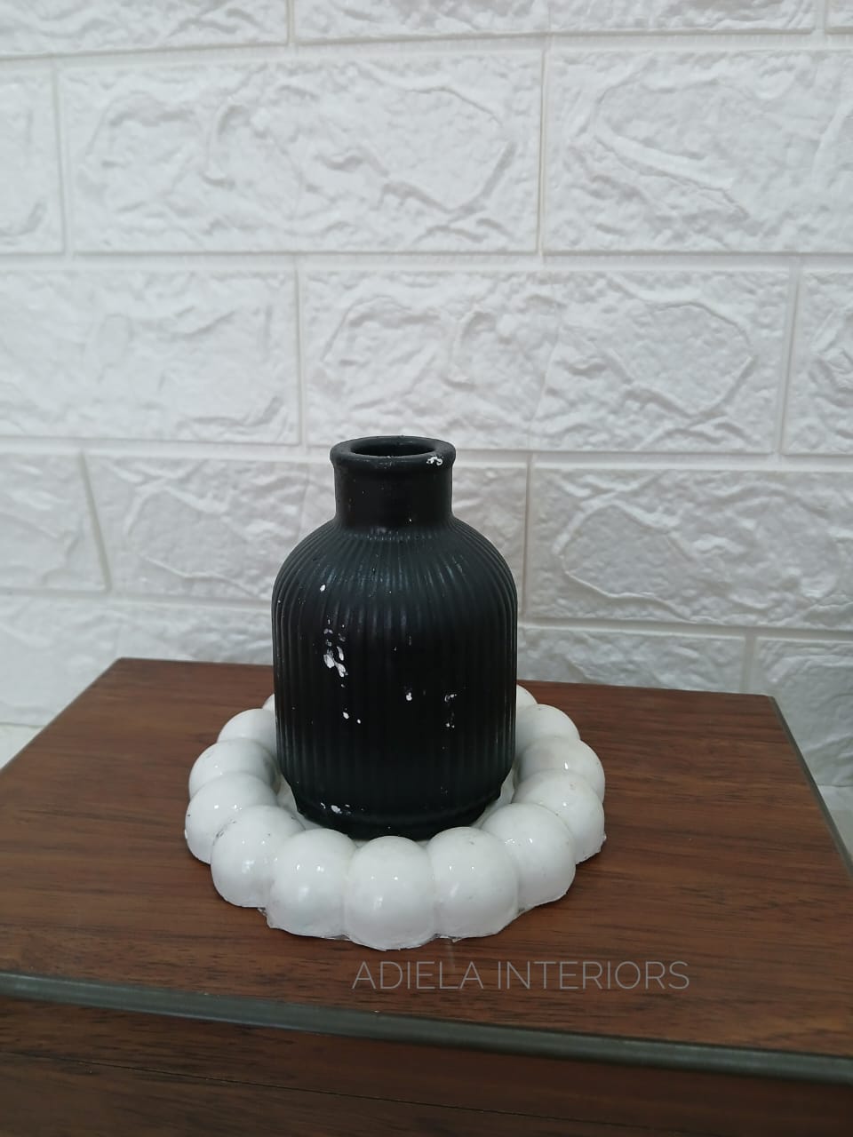 Vase & Saucer Set Image
