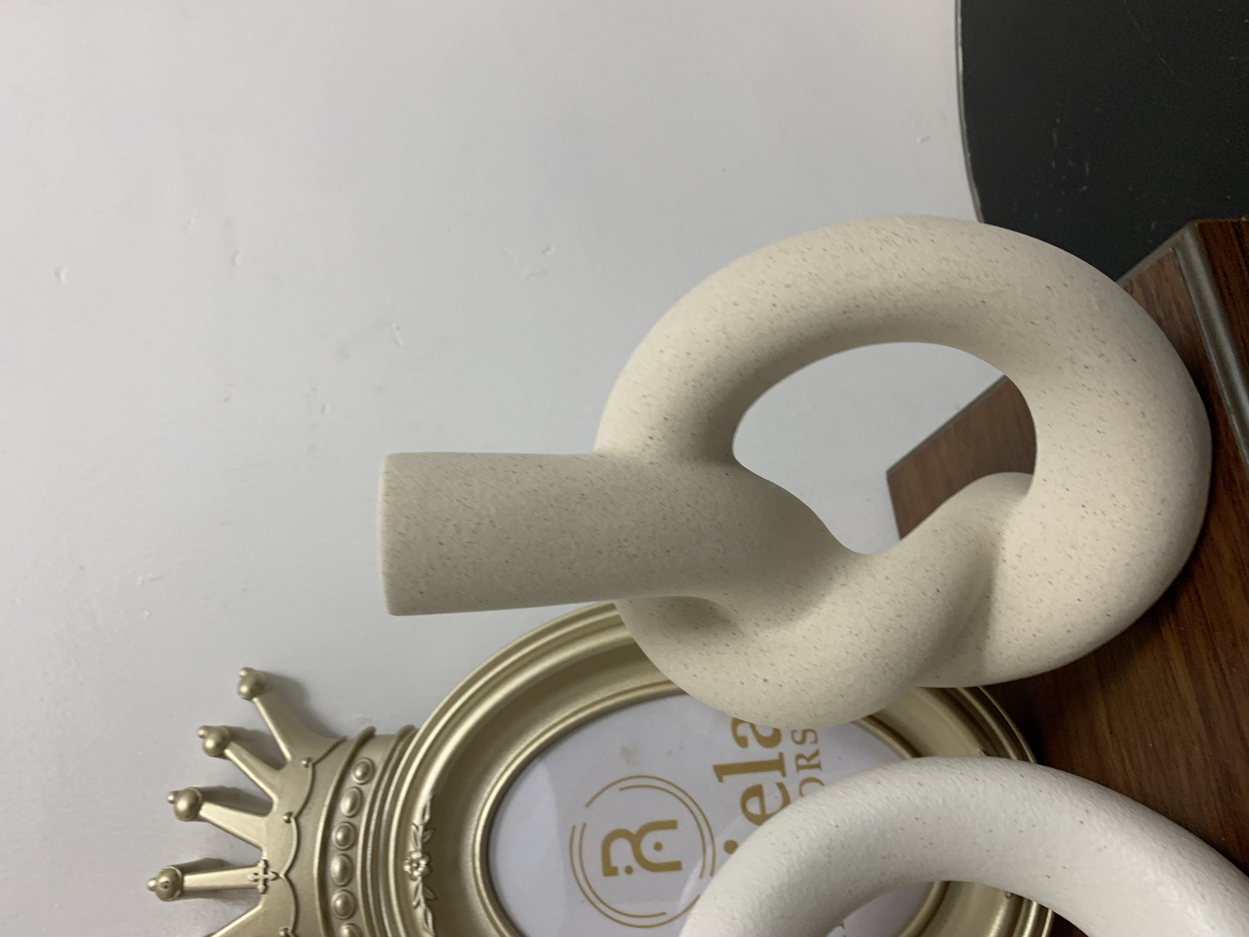 Knot Vase Image