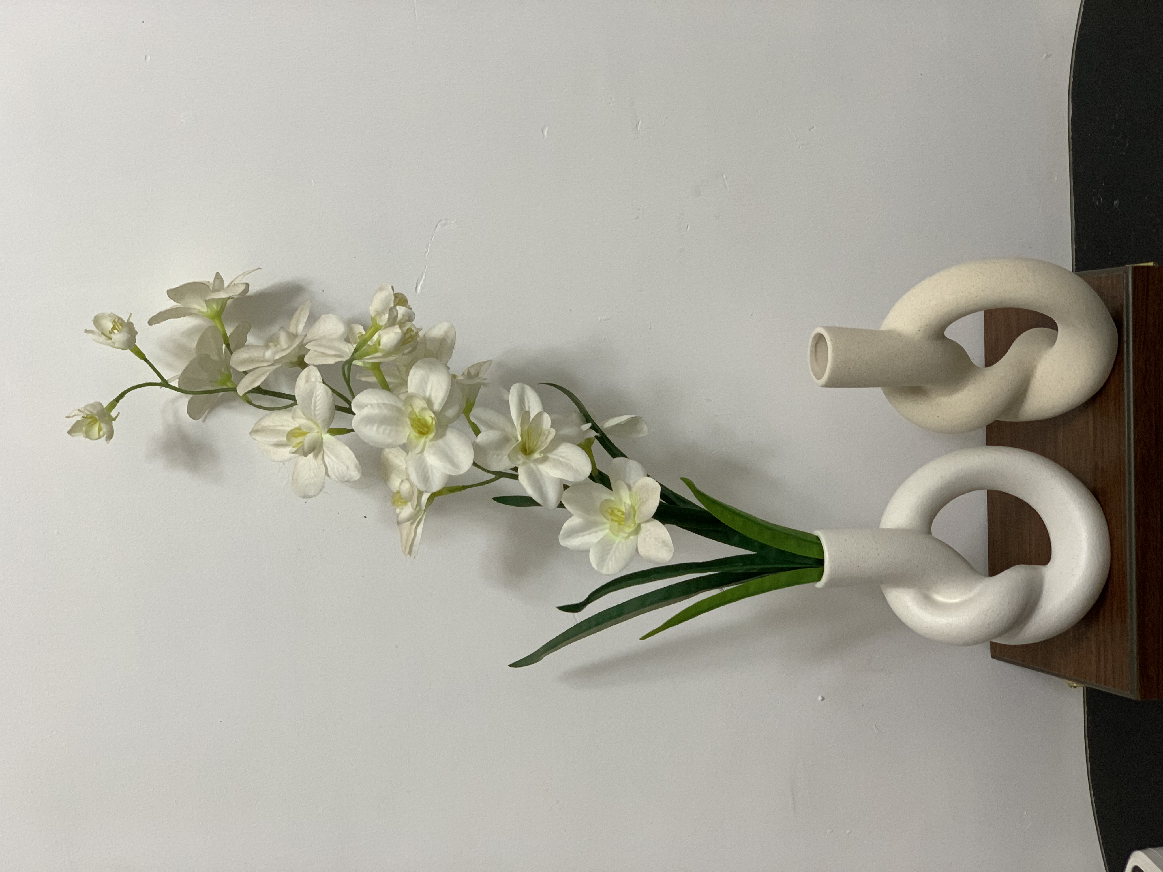 Knot Vase Image