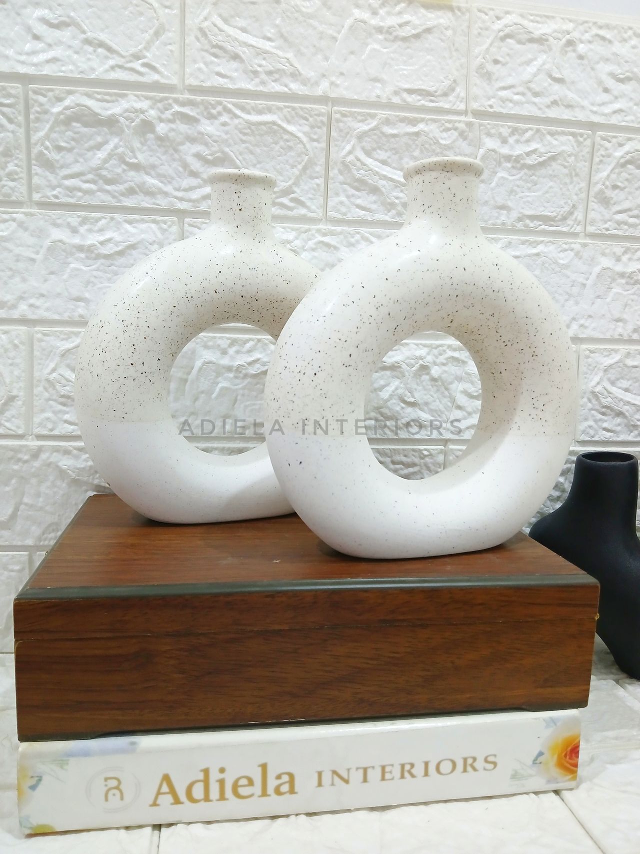 2 Tone Ceramic Donut Vase Image