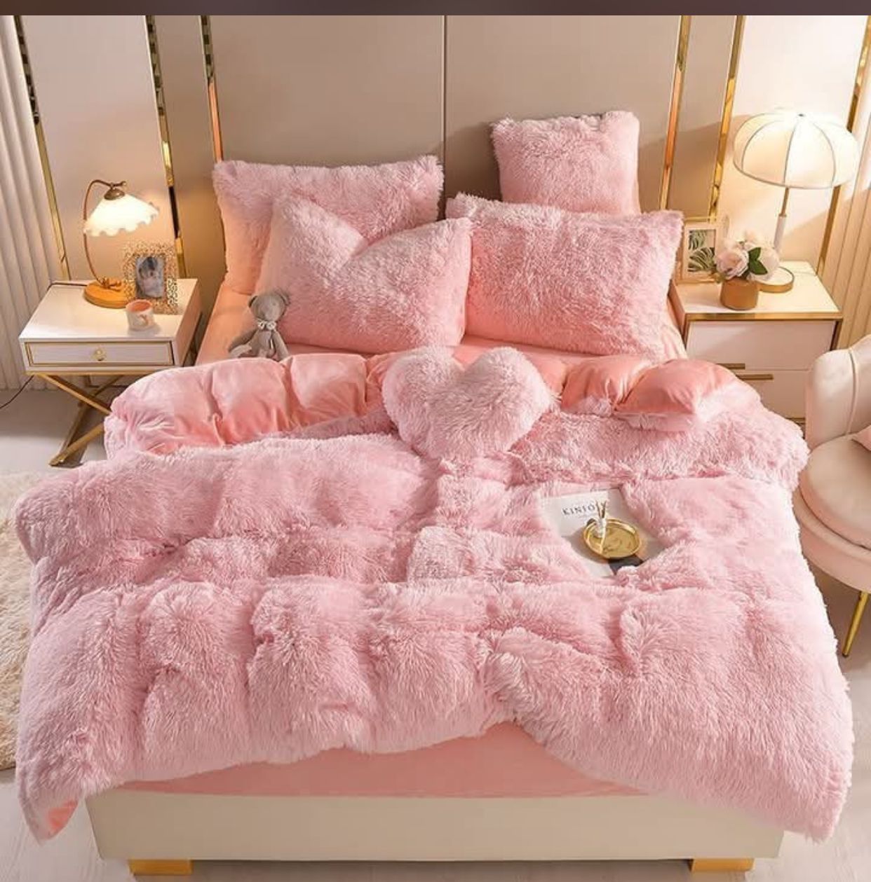 Faux fur Bedding Image