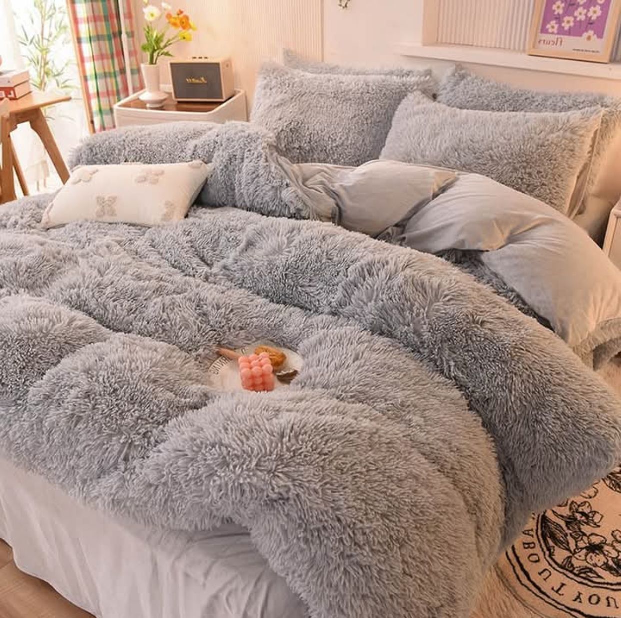 Faux fur Bedding Image