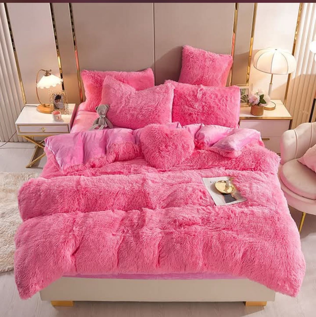 Faux fur Bedding Image