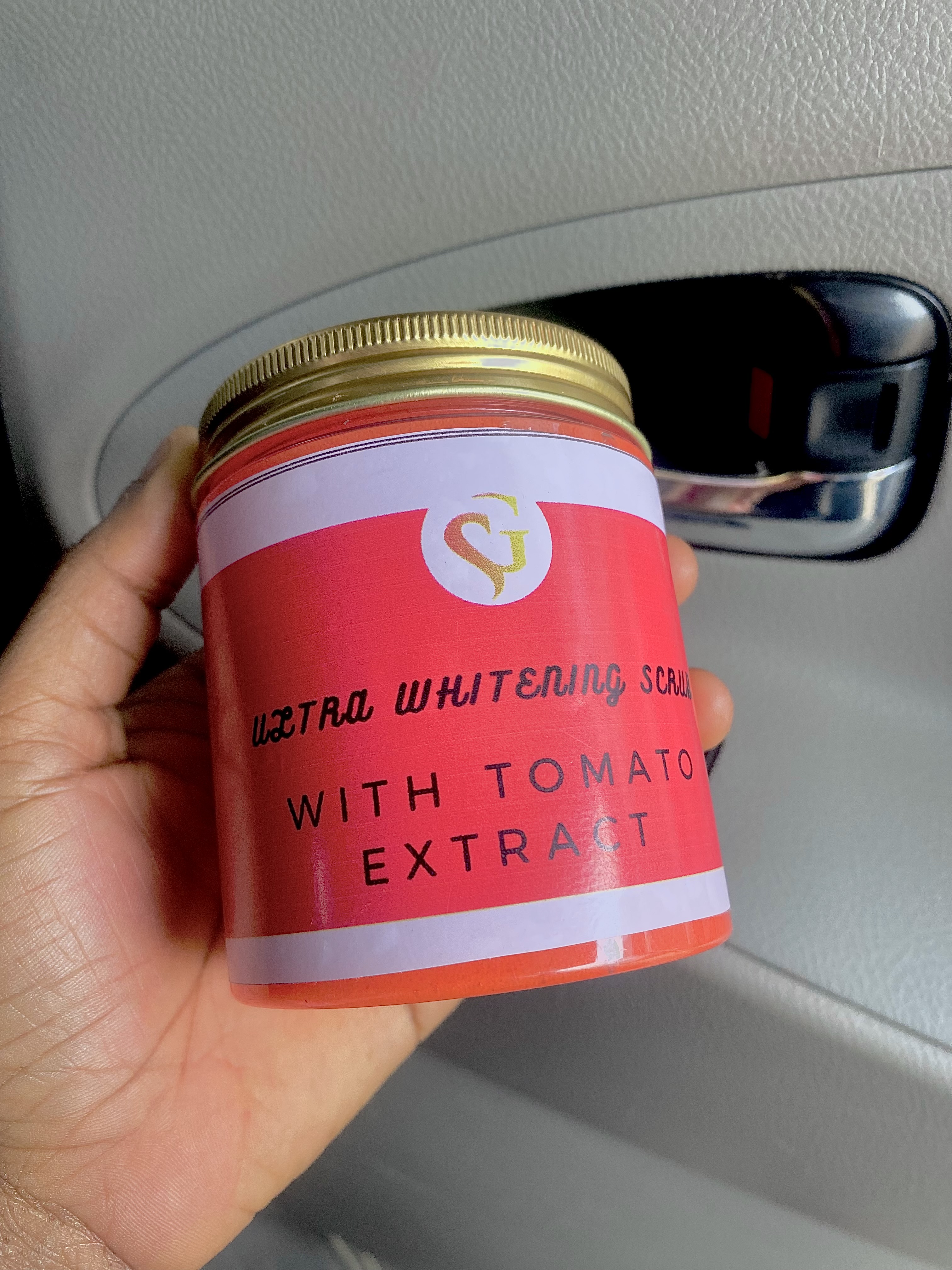 Ultra Whitening With Tomato Extract Body Scrub