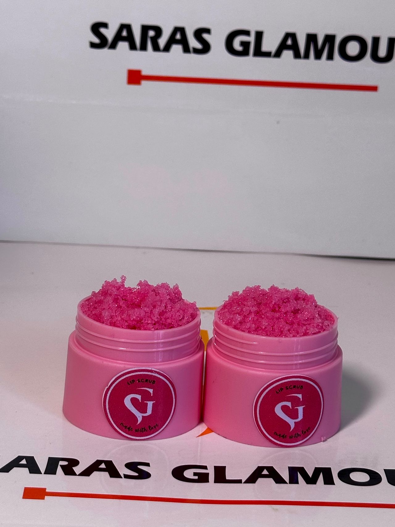 Pinklip Scrub image