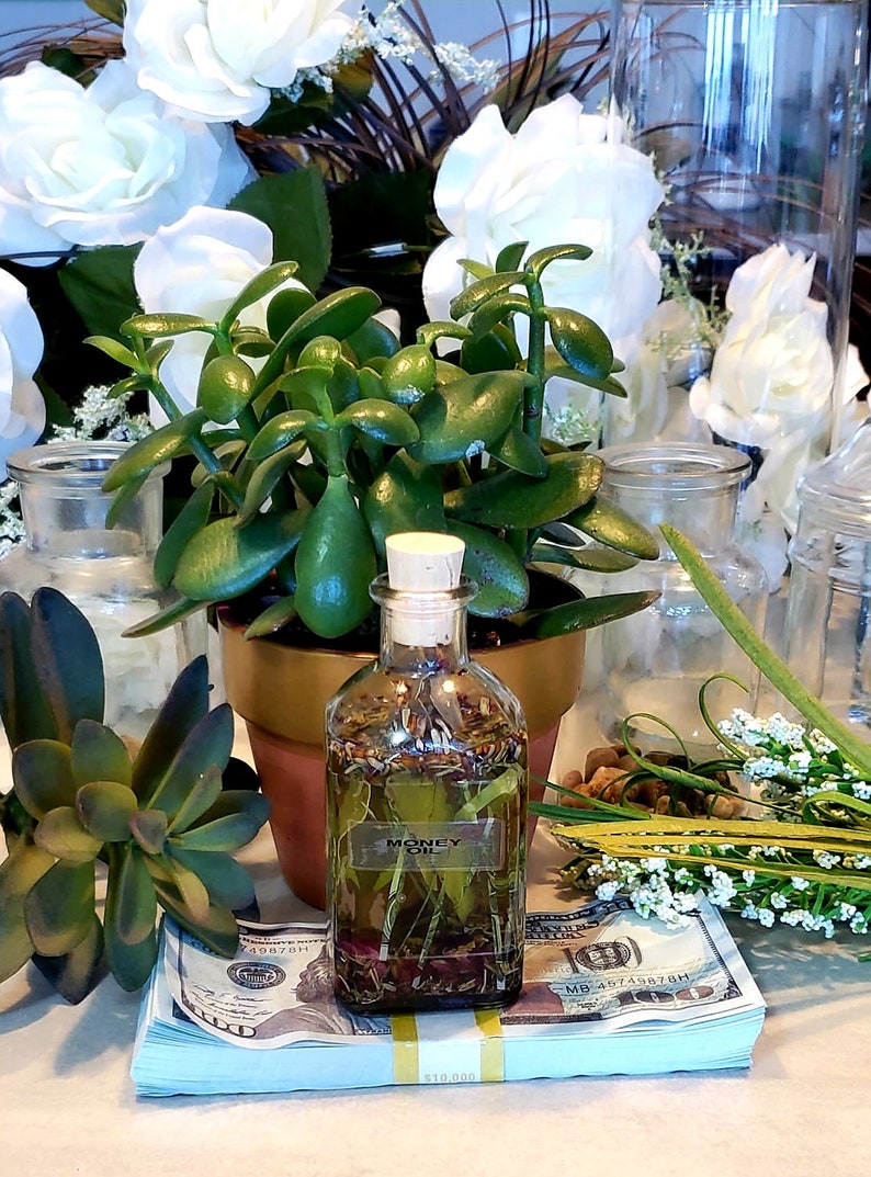 MILLIONAIRE Oil | Prepared with 100% pure oils, Herbs,Money & Crystals to Attract Wealth and Riches. Charged with Prosperity Mantras.