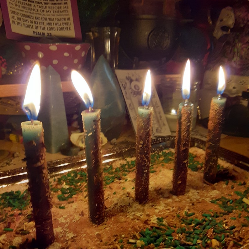 Money Drawing Candle Ritual-Money, money come to me!
