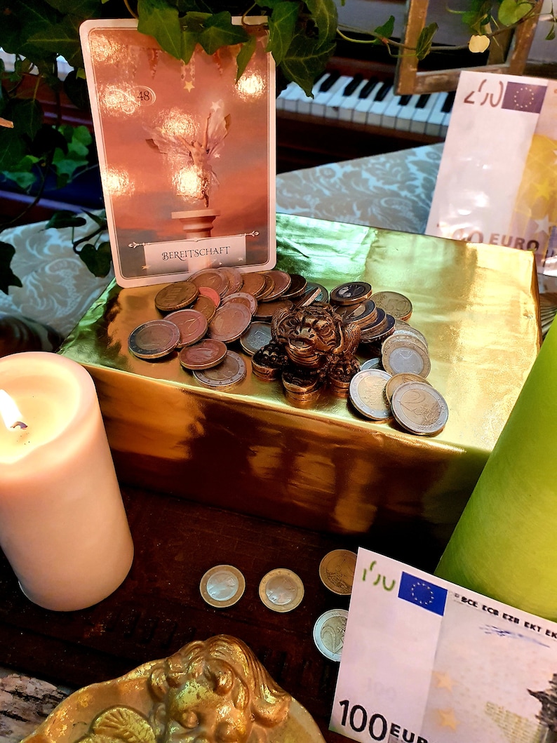 Ritual for more wealth, money magic, intercession for abundance, increasing money and attracting money image