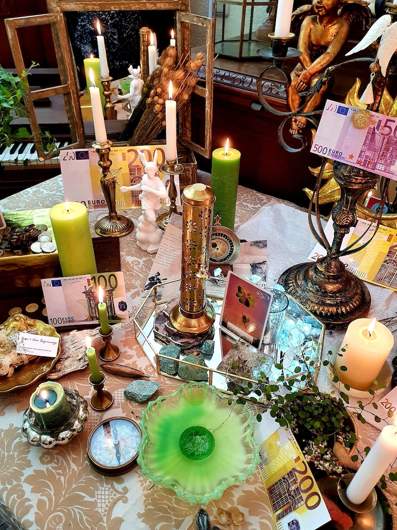 Ritual for more wealth, money magic, intercession for abundance, increasing money and attracting money image