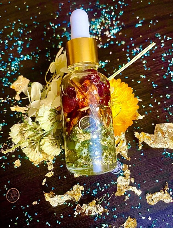 RICH BITCH Spell Jar & Ritual Oil | Money, Luxury, Wealth Spells | Glamour and Sex Appeal Magick | Hoodoo Oils image