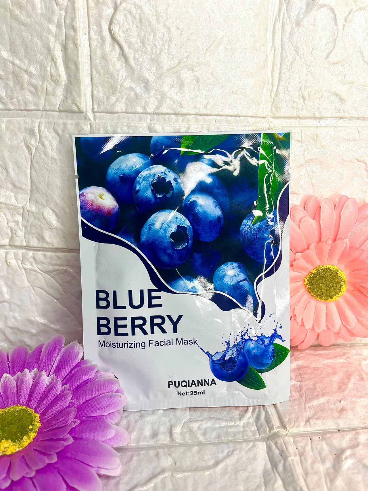 Blueberry moisturizing facial mask image
