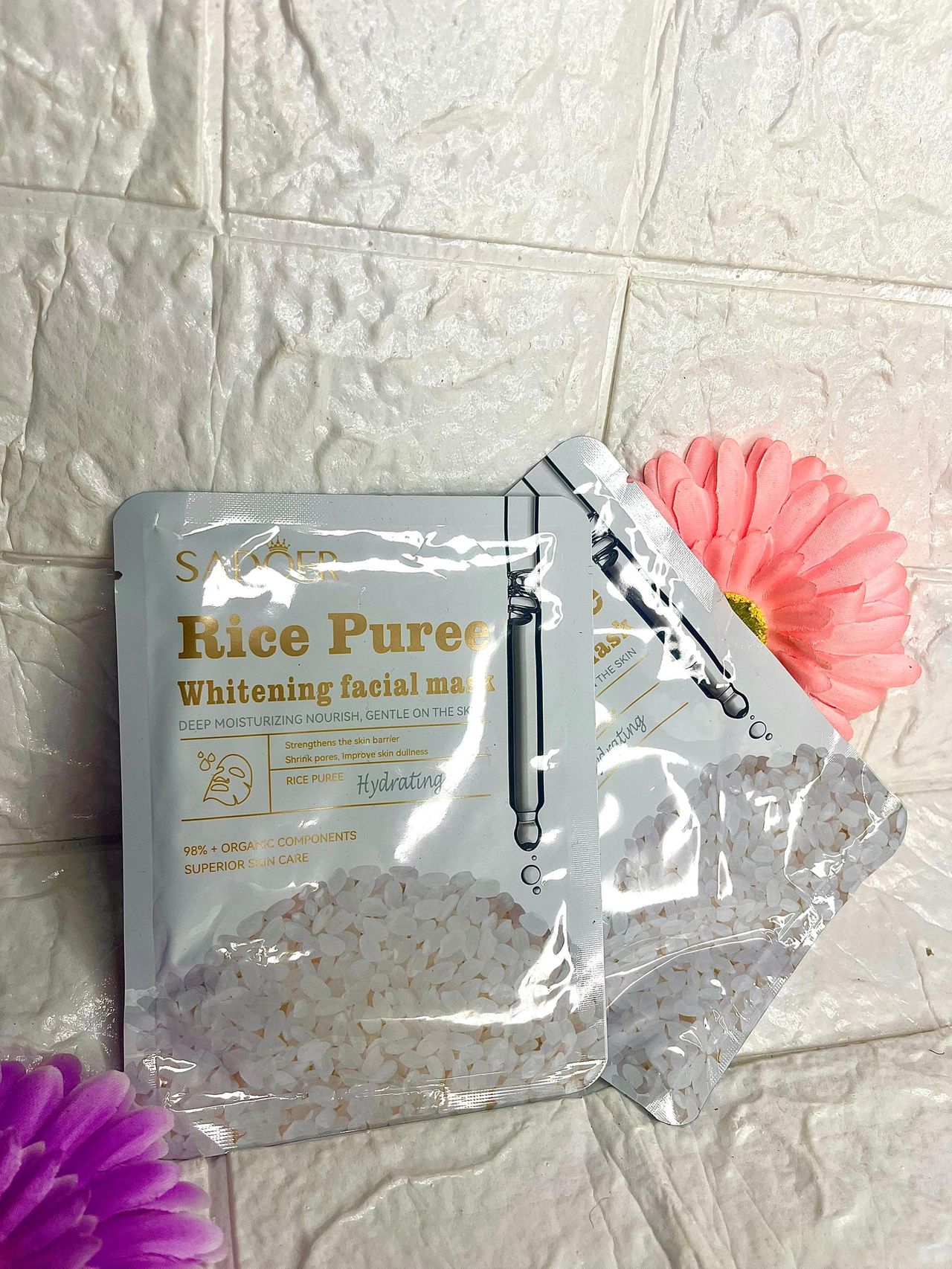 Rice puree whitening facial mask image