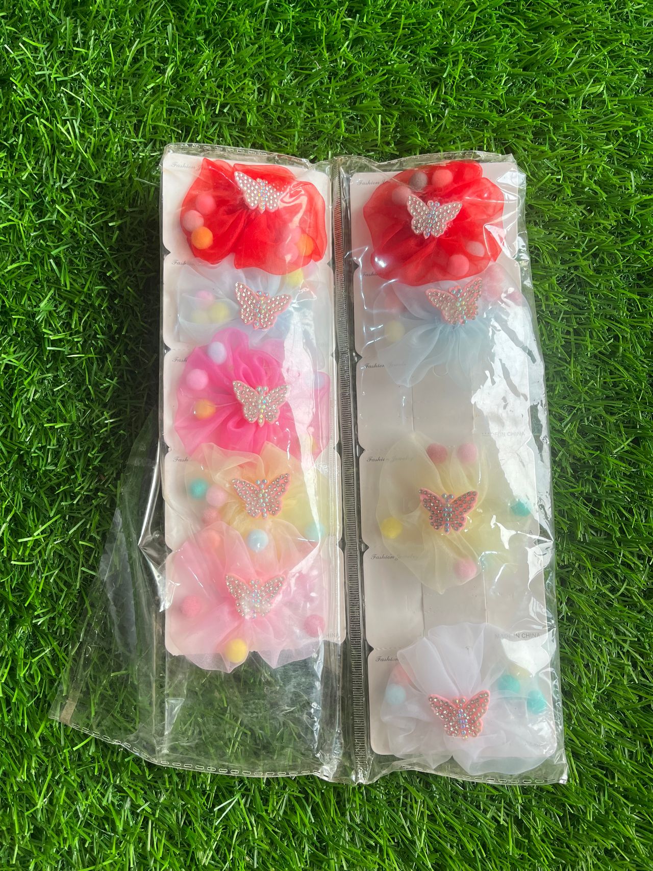 Pearl in mesh hair clip image