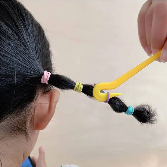 Rubber band cutter image