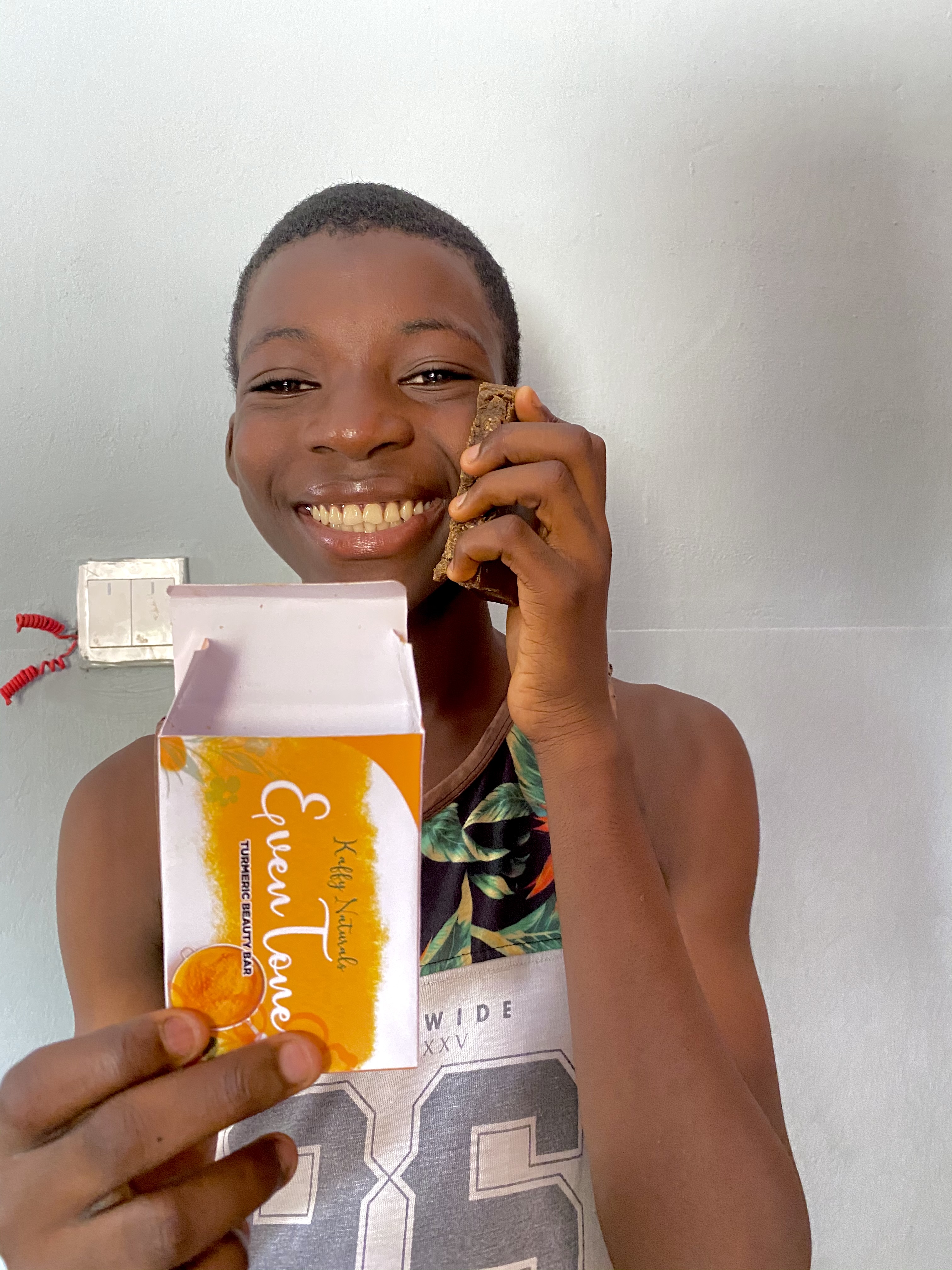 Turmeric beauty bar (natural lightening herbal soap )