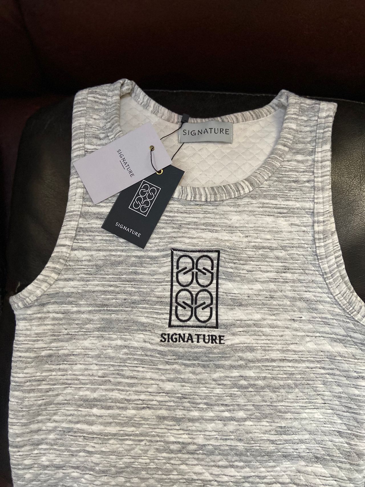 SIGNATURE GRADIENT VEST