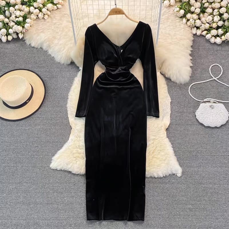 Girl in suede gown CBC54 image